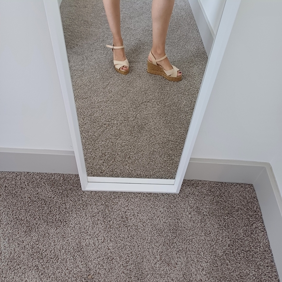 Castaner Cream Platform Espadrilles with Crisscross Straps - Picture 6 of 6